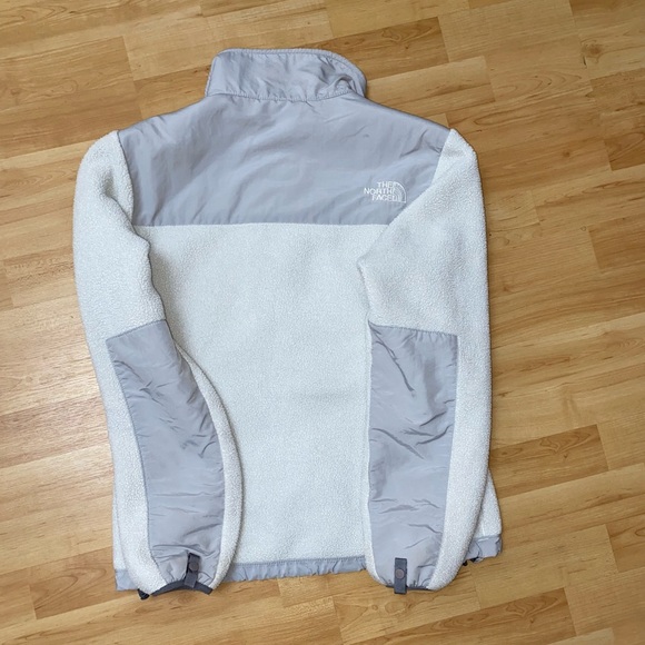 Women’s The North Face Denali Fleece Jacket - Picture 4 of 8